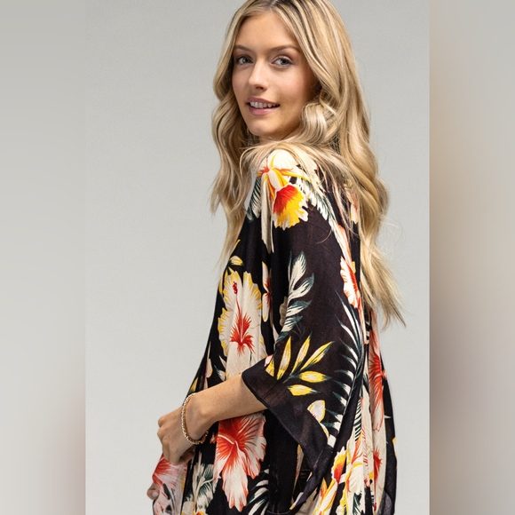 Tropical Garden Kimono - Floral & Leaf Print on Lightweight Silky Material - Picture 7 of 7